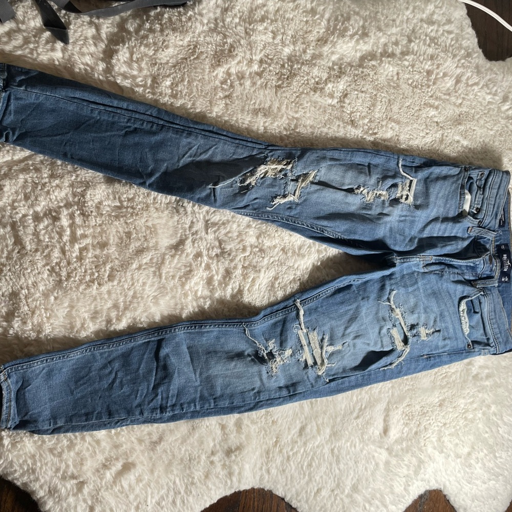 Women’s Hollister Super Skinny Advanced Stretch Ripped Jeans